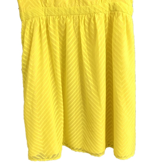 NWT J. Crew Yellow Zig-Zag Print Chiffon Dress - Picture 4 of 7